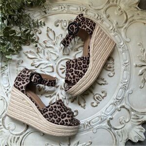 SODA Ankle Strap Cheetah Espadrille Wedges Size 9 Wedge Sandals